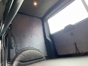 T6.1 T32 Highline Kombi DSG Black with LV-S, 204bhp