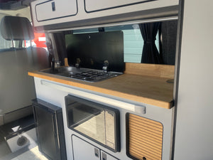 T6.1 Cotswold Edition + with air con in Ascot Grey