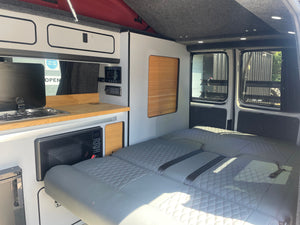 T6.1 Cotswold Edition + with air con in Ascot Grey