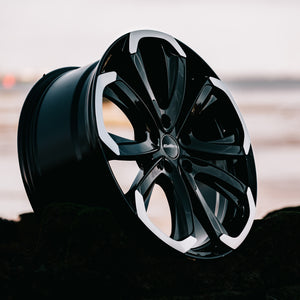 Calibre Havana alloy wheel
