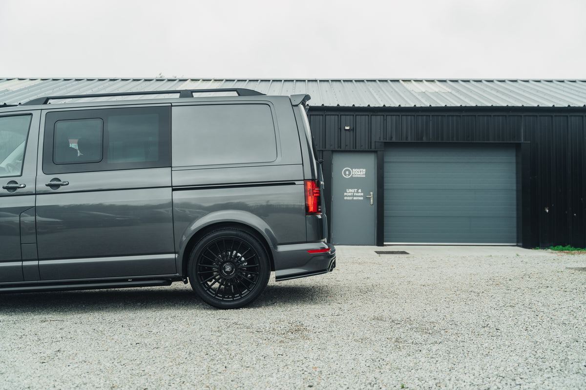 Brand new Highline T6.1 SWB Kombi with full LVR kit