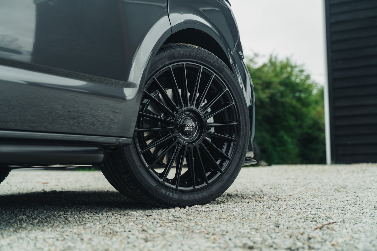 Brand new Highline T6.1 SWB Kombi with full LVR kit