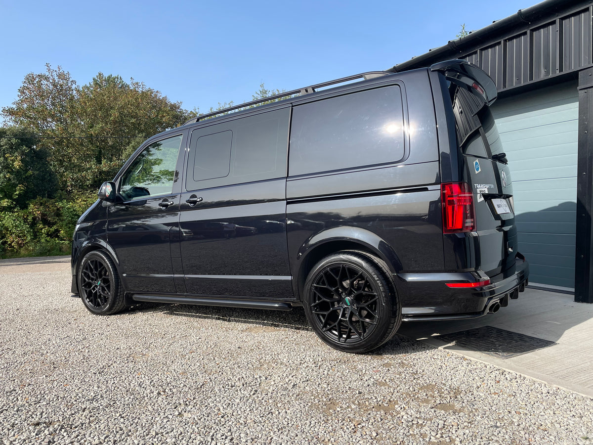 Black T32 Highline Kombi DSG with LV-S, 199bhp
