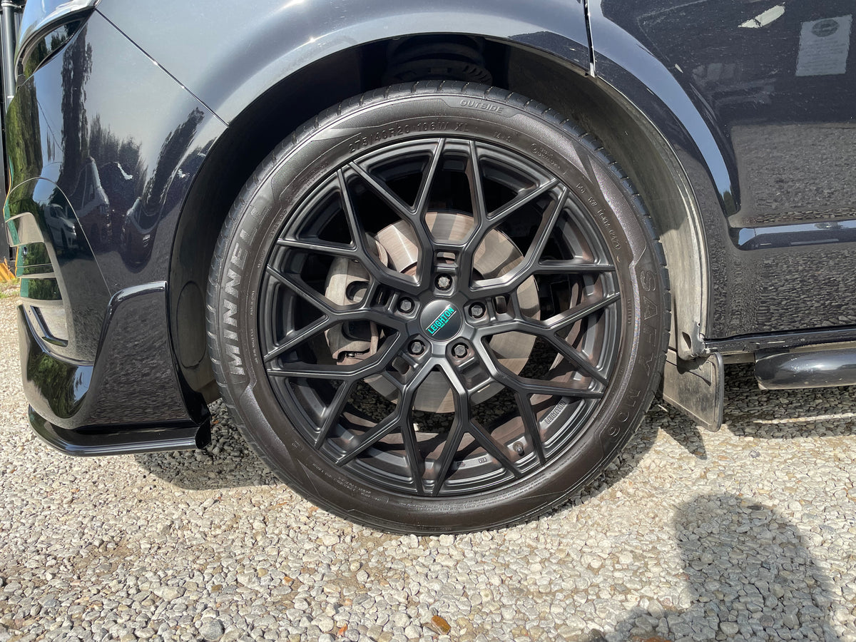 Black T32 Highline Kombi DSG with LV-S, 199bhp