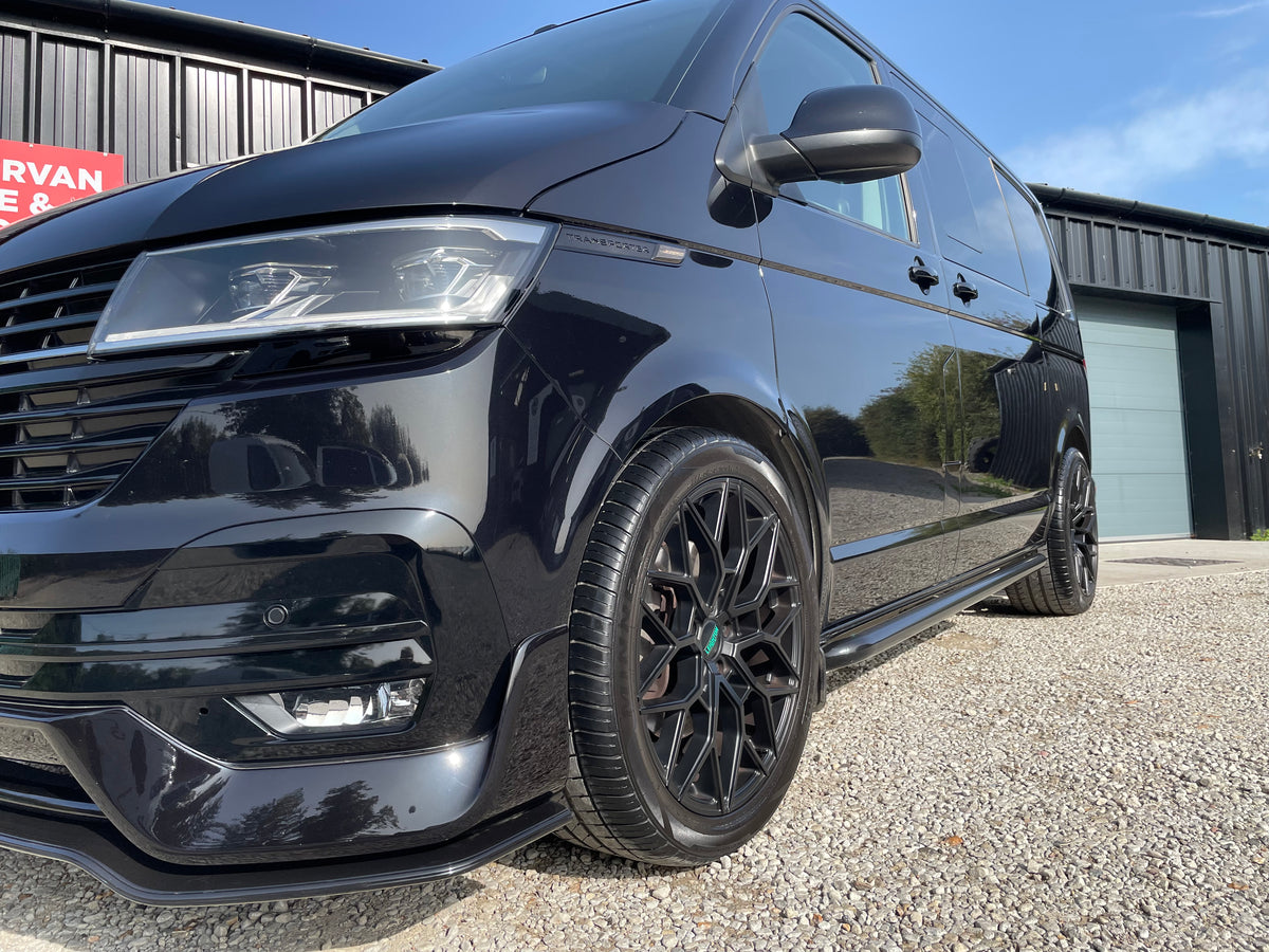Black T32 Highline Kombi DSG with LV-S, 199bhp