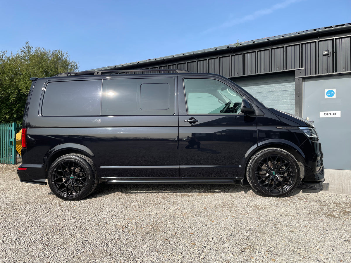 Black T32 Highline Kombi DSG with LV-S, 199bhp