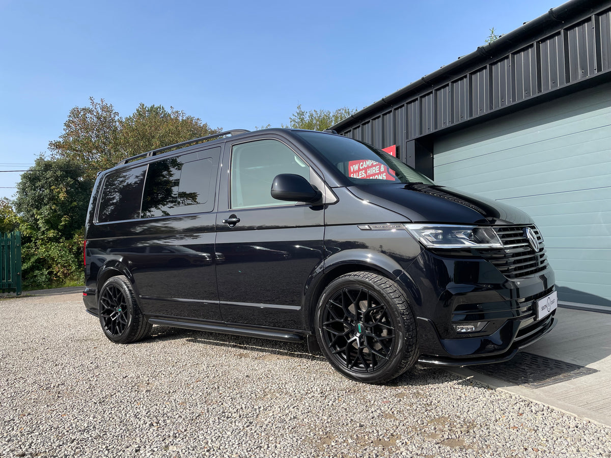 Black T32 Highline Kombi DSG with LV-S, 199bhp