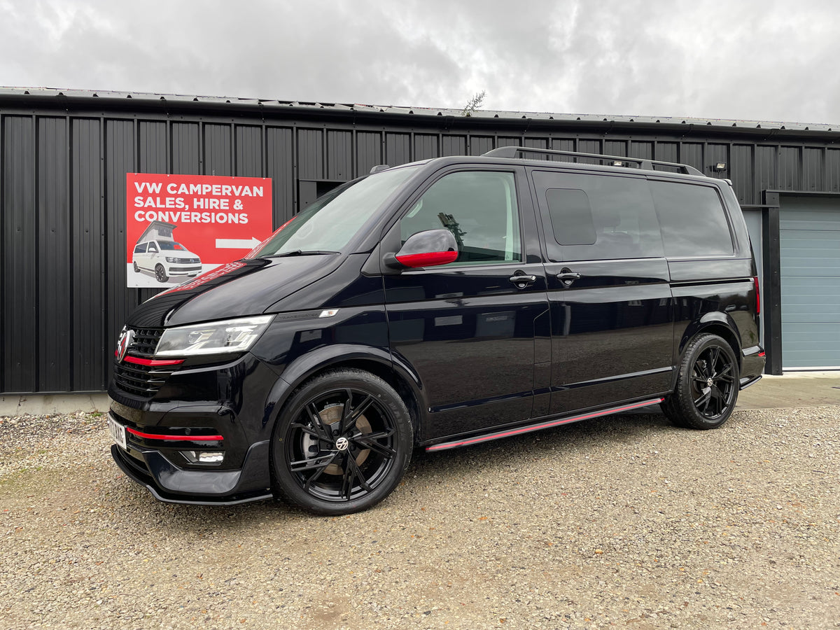 T6.1 T32 Highline Kombi DSG Black with LV-S, 204bhp