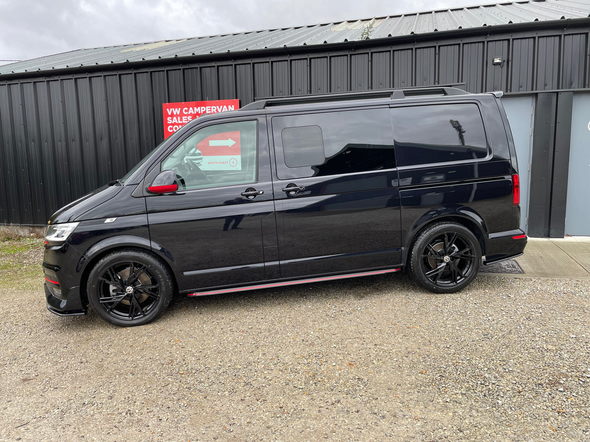 T6.1 T32 Highline Kombi DSG Black with LV-S, 204bhp
