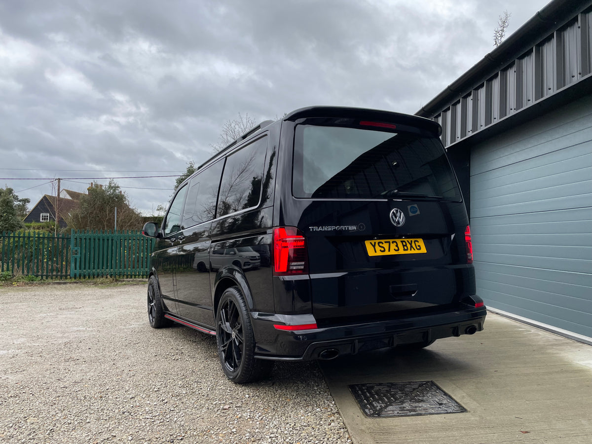 T6.1 T32 Highline Kombi DSG Black with LV-S, 204bhp
