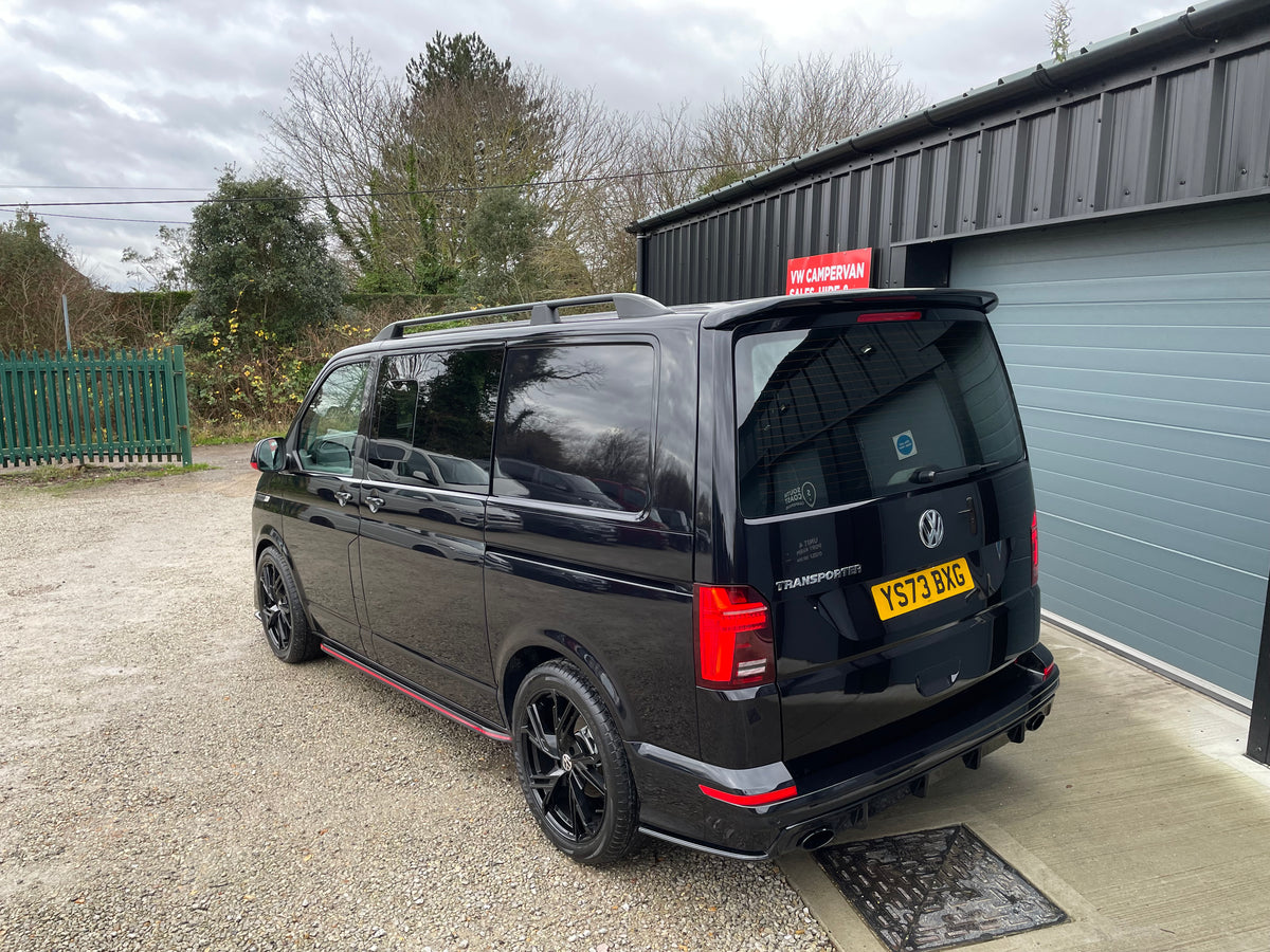 T6.1 T32 Highline Kombi DSG Black with LV-S, 204bhp
