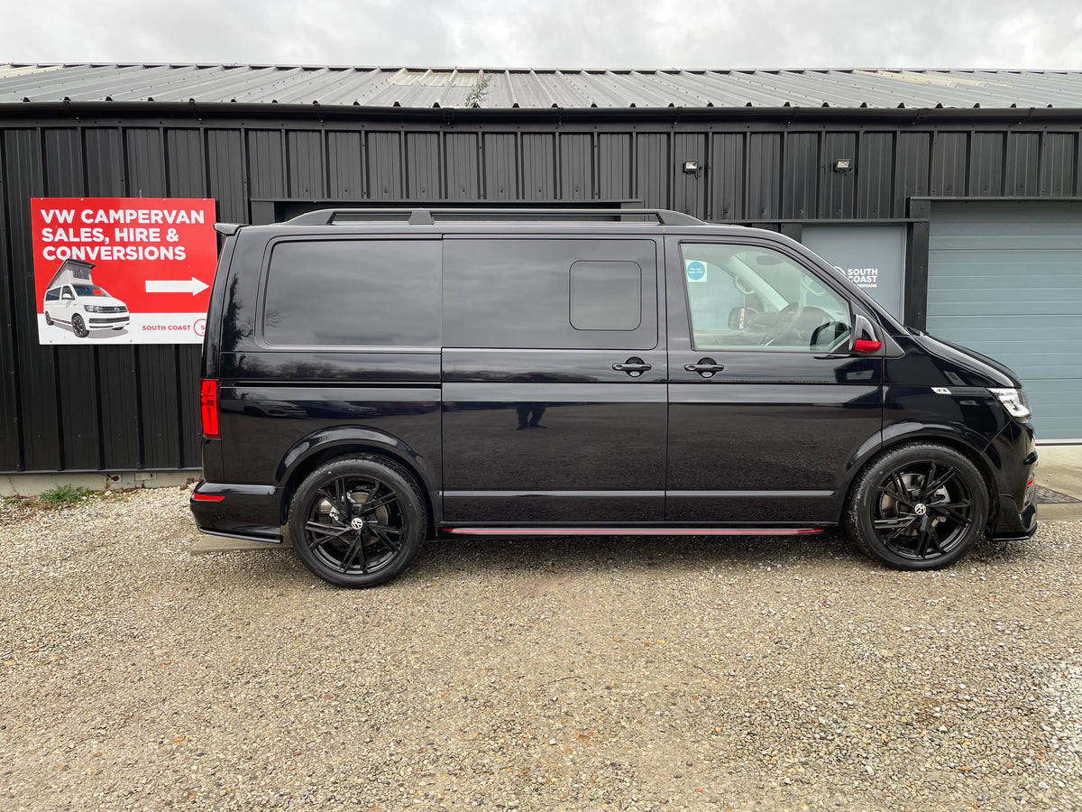 T6.1 T32 Highline Kombi DSG Black with LV-S, 204bhp