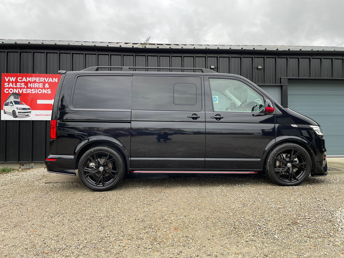 T6.1 T32 Highline Kombi DSG Black with LV-S, 204bhp