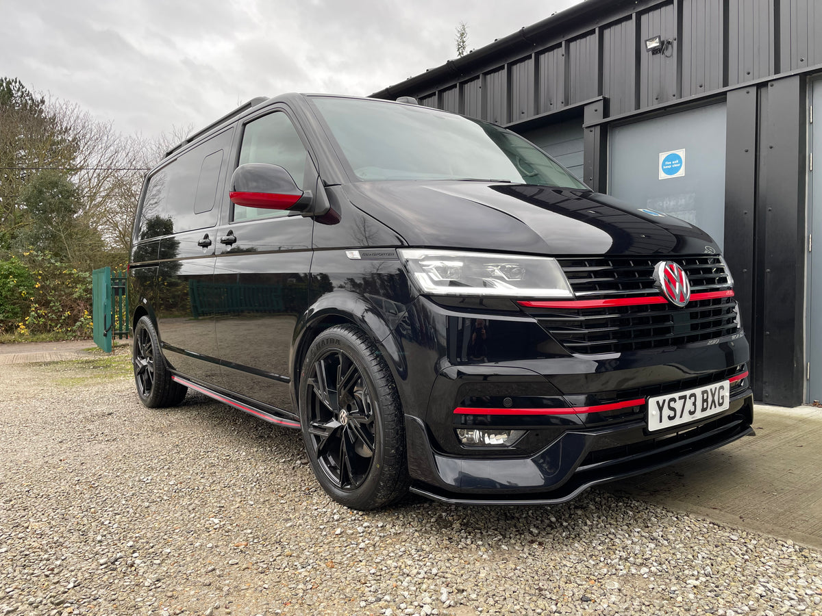 T6.1 T32 Highline Kombi DSG Black with LV-S, 204bhp