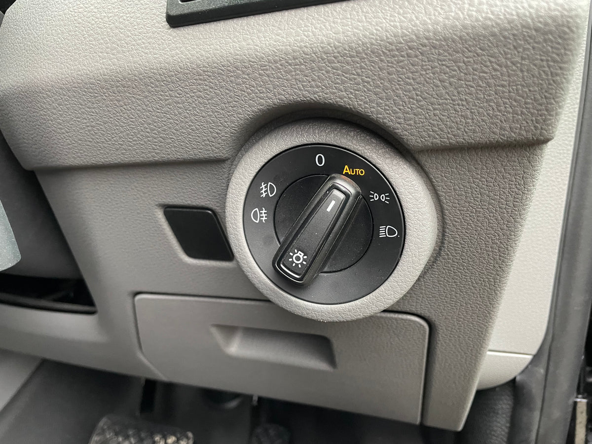 T6.1 T32 Highline Kombi DSG Black with LV-S, 204bhp