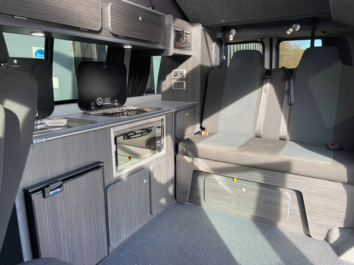 T6 Highline "SC Edition" Campervan 2018 with air con - White