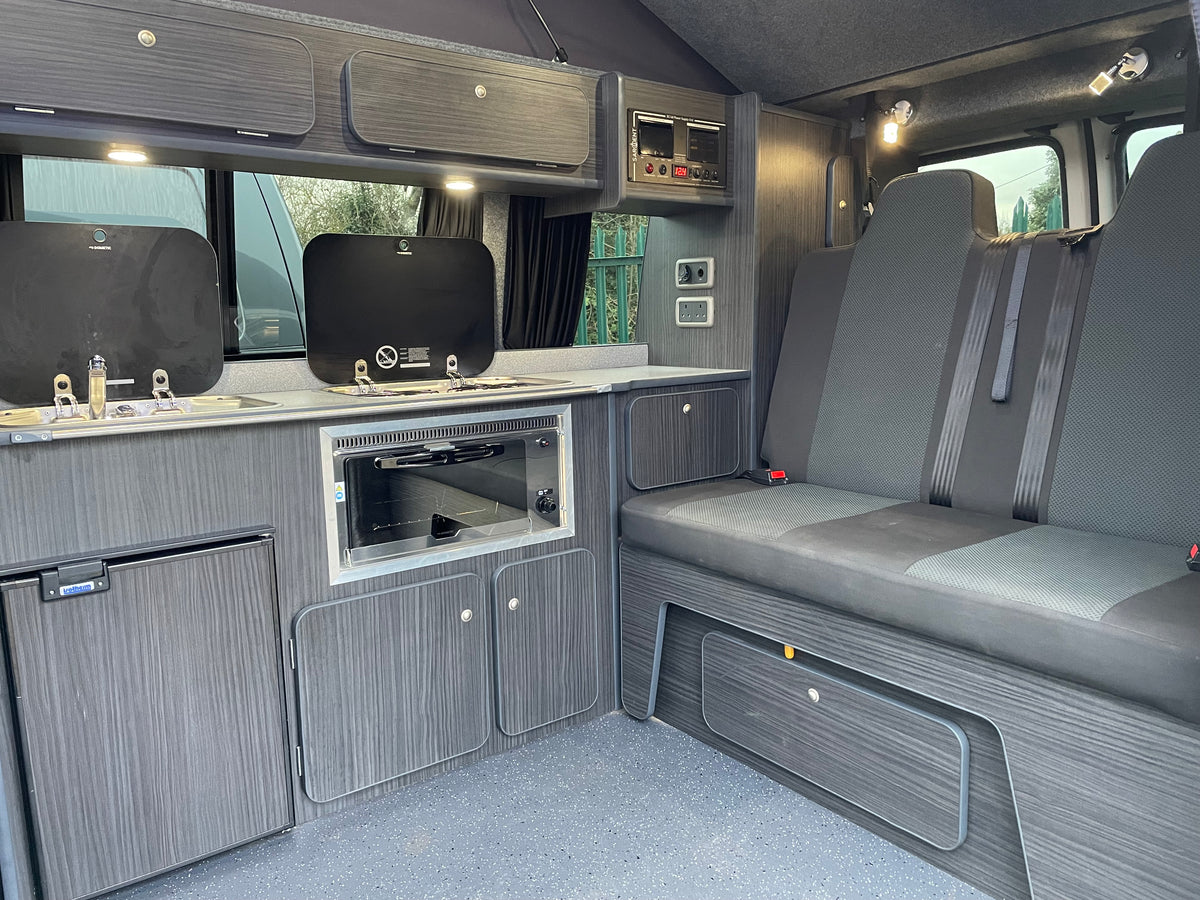 T6 Highline "SC Edition" Campervan 2018 with air con - White