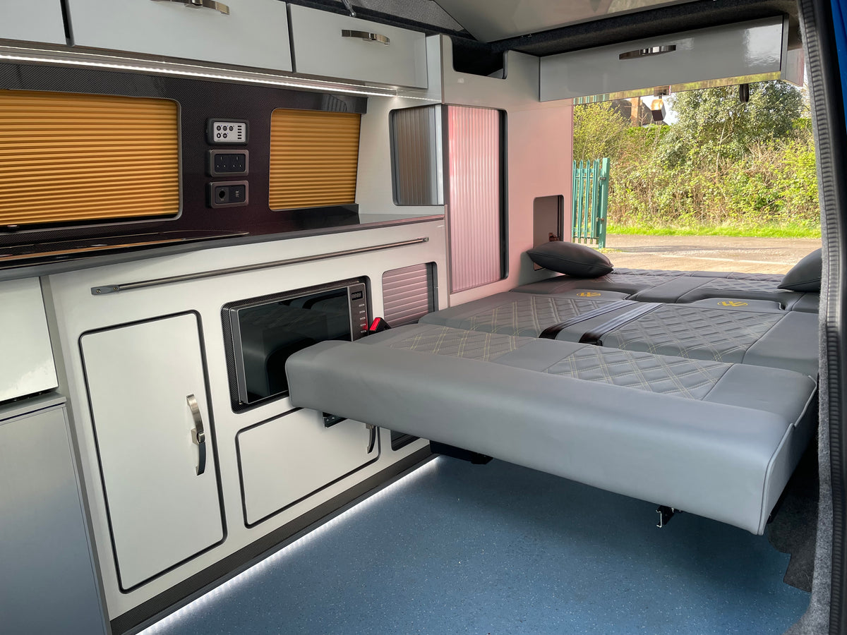 LWB Platinum Wave Automatic with air con