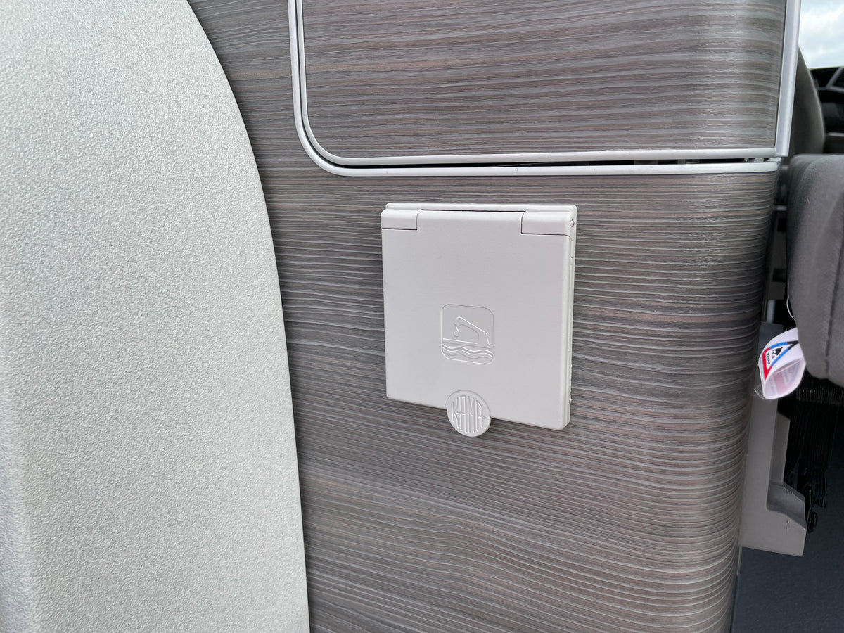 Highline T6.1 "California Ocean" Conversion - Automatic with Air con