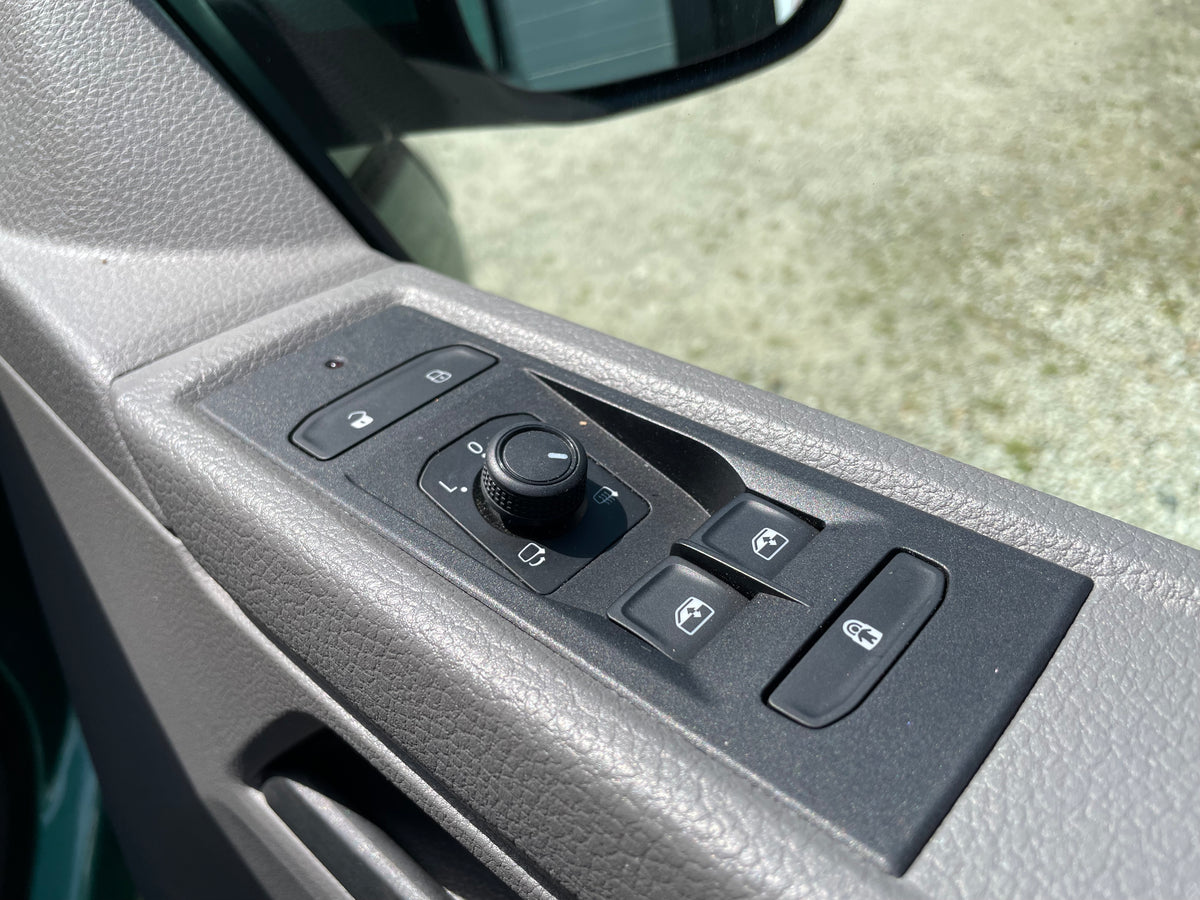 T6.1 Highline Campervan 2021 (21 plate) - Bay Leaf Green