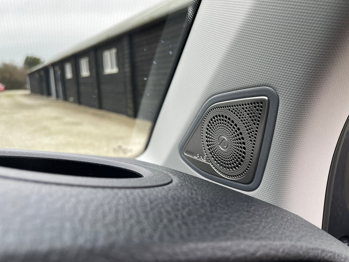 Highline T6.1 SWB T32 Kombi with full LVR kit and leather interior