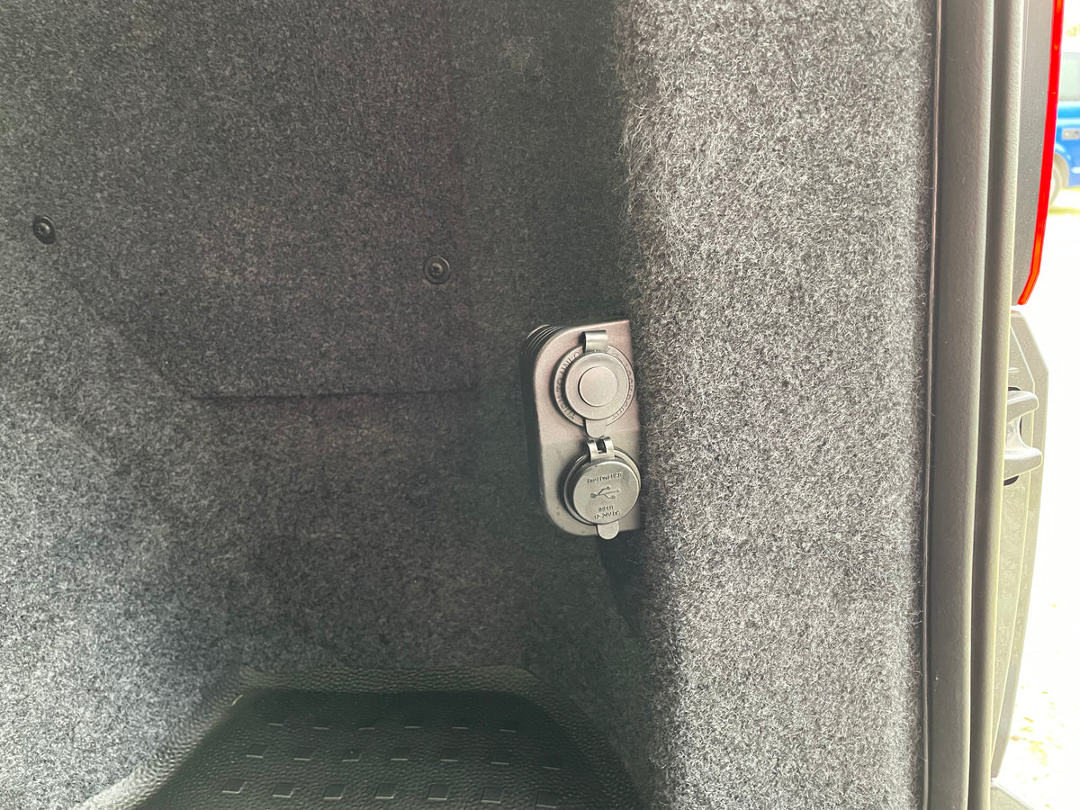 Highline T6.1 SWB T32 Kombi with full LVR kit and leather interior