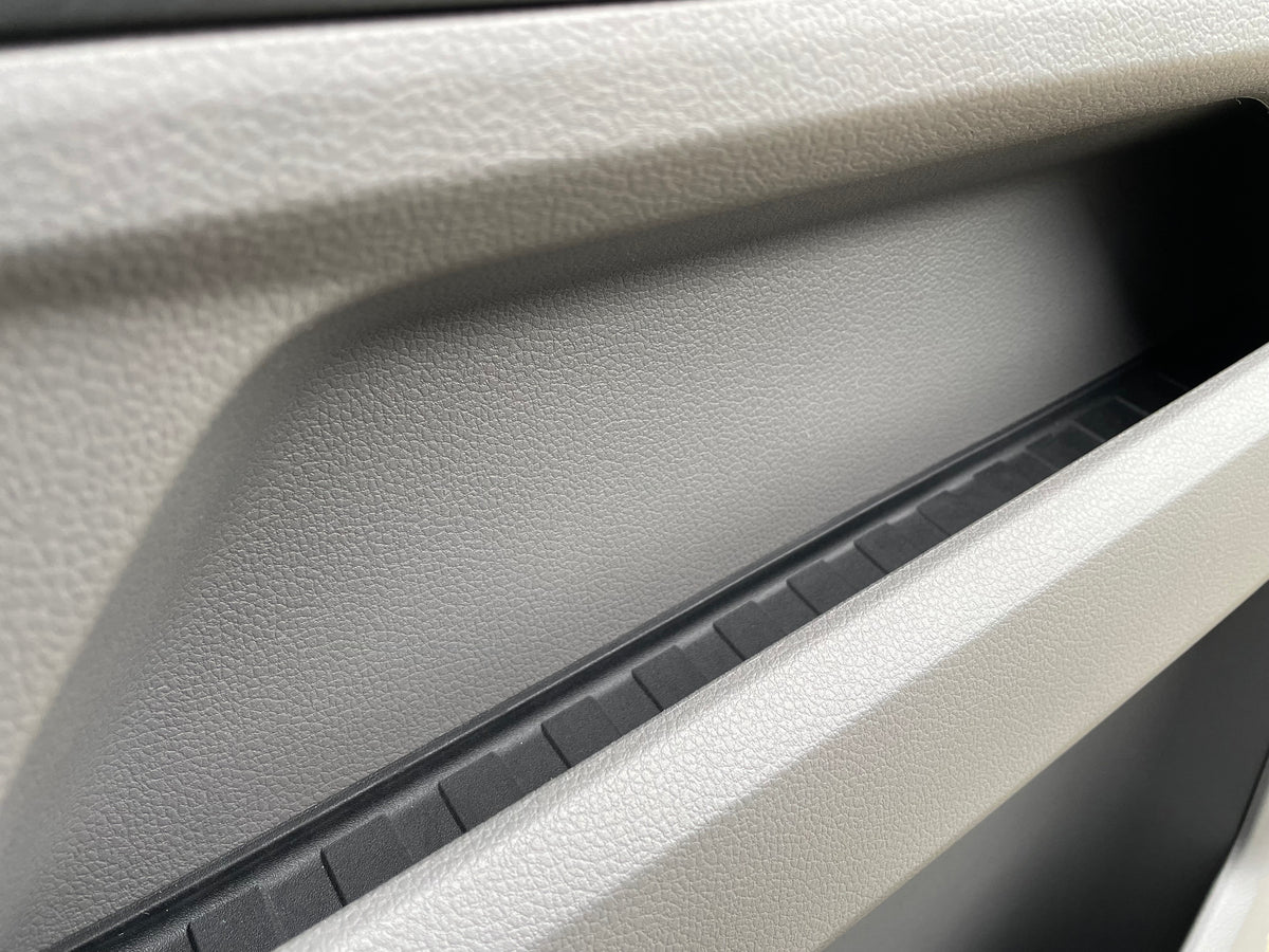 Highline T6.1 SWB T32 Kombi with full LVR kit and leather interior