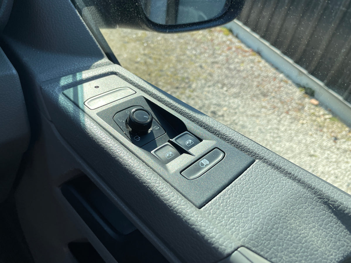 T6.1 Highline Campervan 2020 (70 plate) - Black