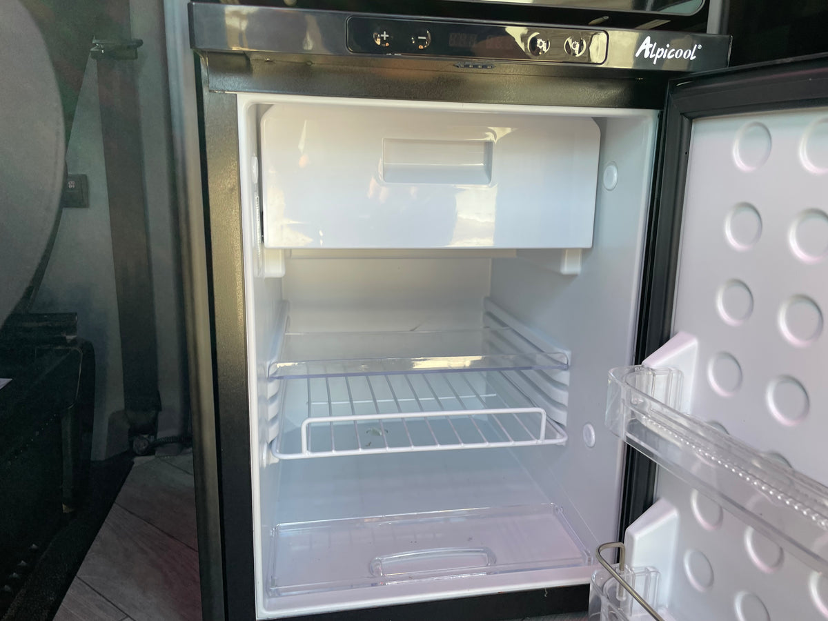 T6.1 Highline Campervan 2020 (70 plate) - Black