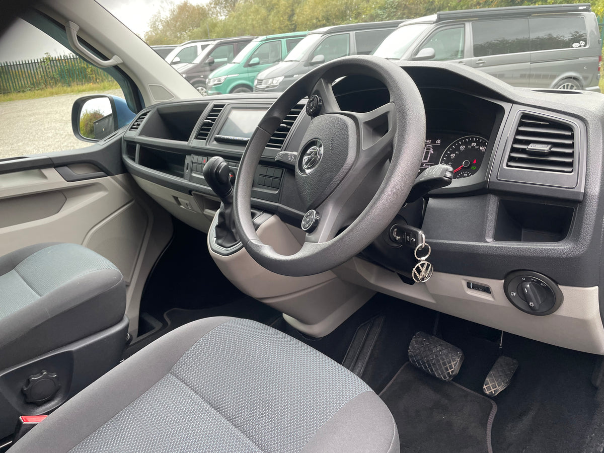 T6 T32 LWB camper/day van with RIB bed (2018 68 plate)