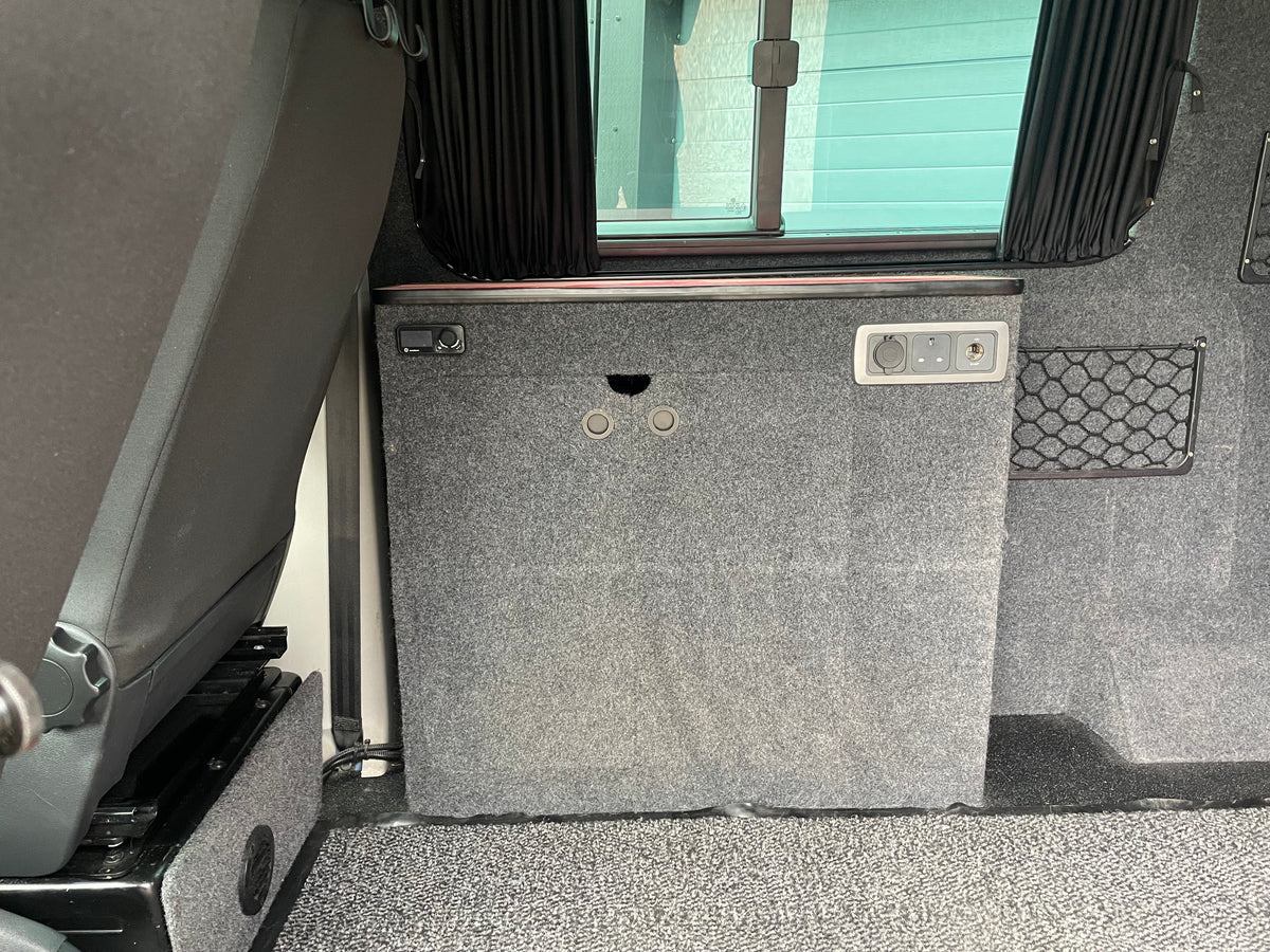 T6 T32 LWB camper/day van with RIB bed (2018 68 plate)