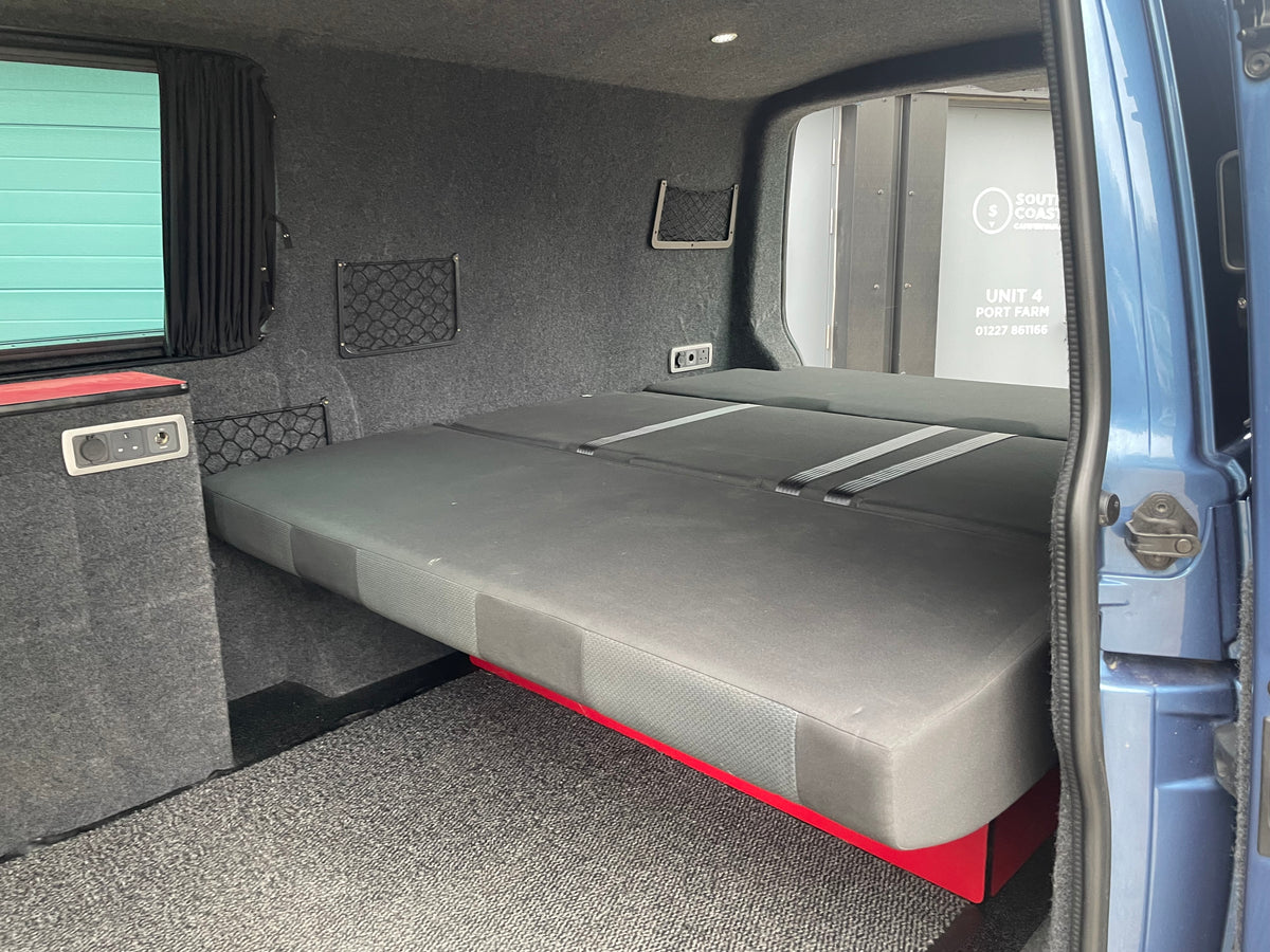 T6 T32 LWB camper/day van with RIB bed (2018 68 plate)