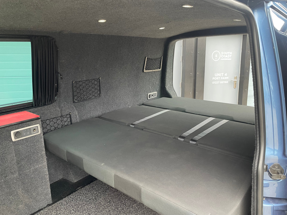 T6 T32 LWB camper/day van with RIB bed (2018 68 plate)