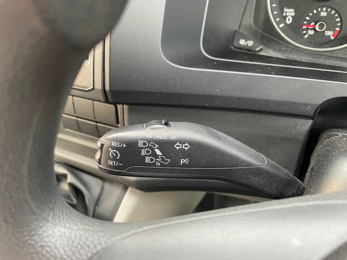 T6 SWB Trendline Campervan 2018 with air con - Black