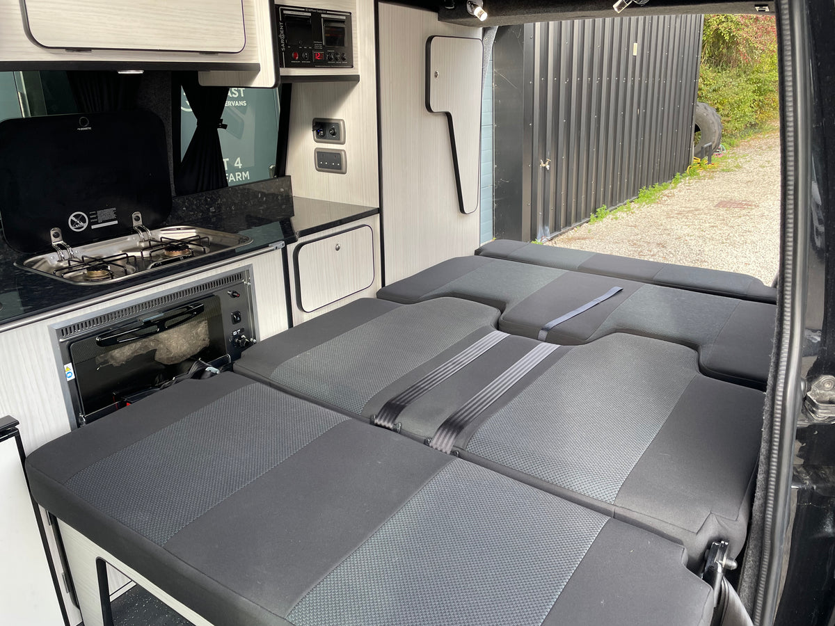 T6 SWB Trendline Campervan 2018 with air con - Black
