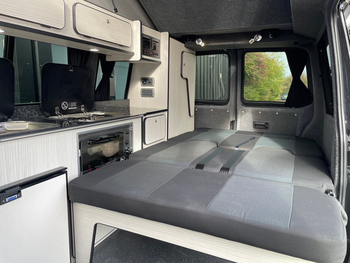 T6 SWB Trendline Campervan 2018 with air con - Black
