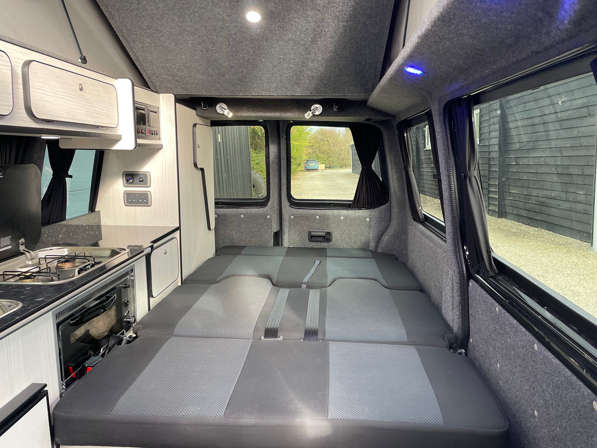T6 SWB Trendline Campervan 2018 with air con - Black