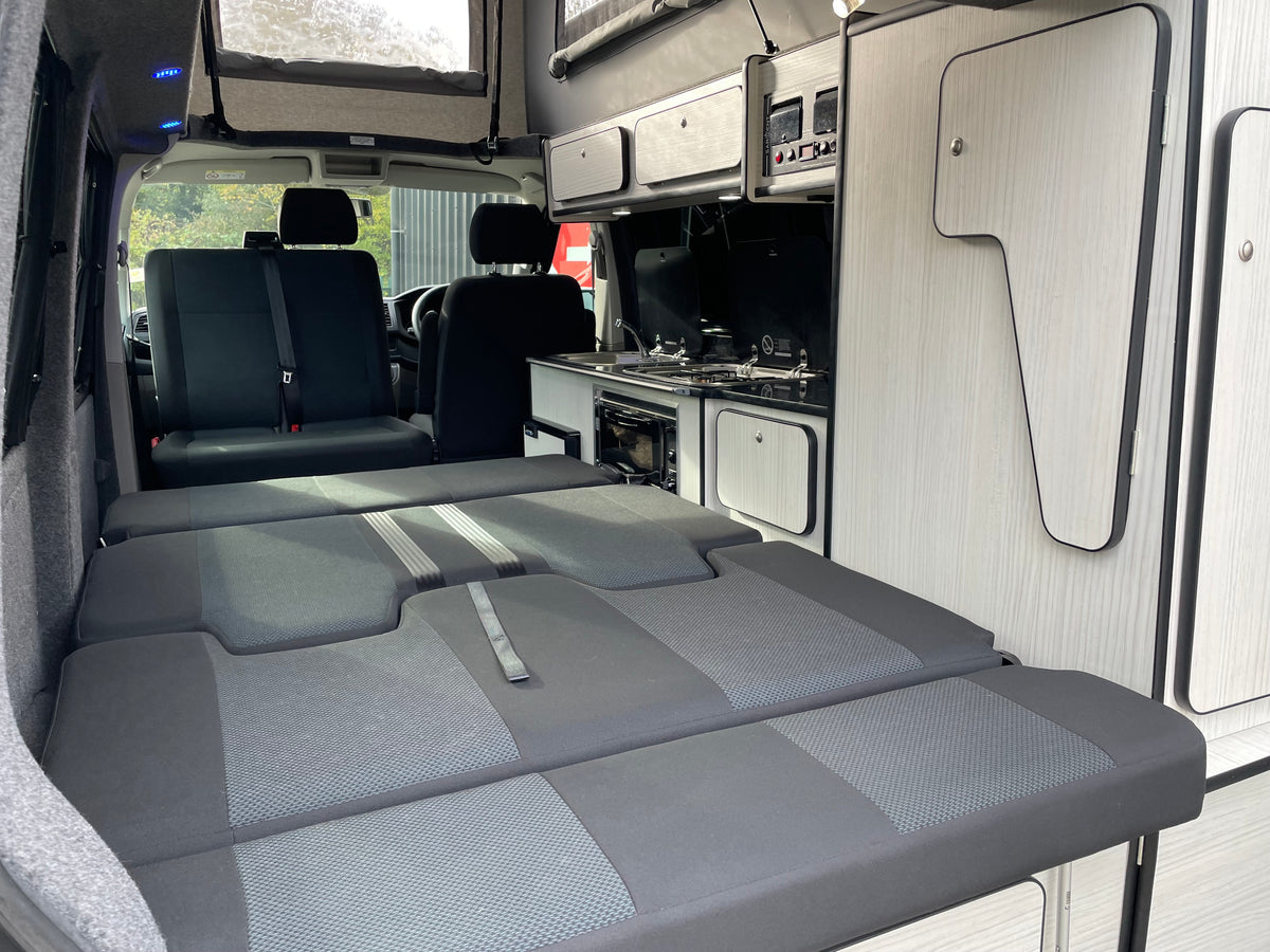 T6 SWB Trendline Campervan 2018 with air con - Black