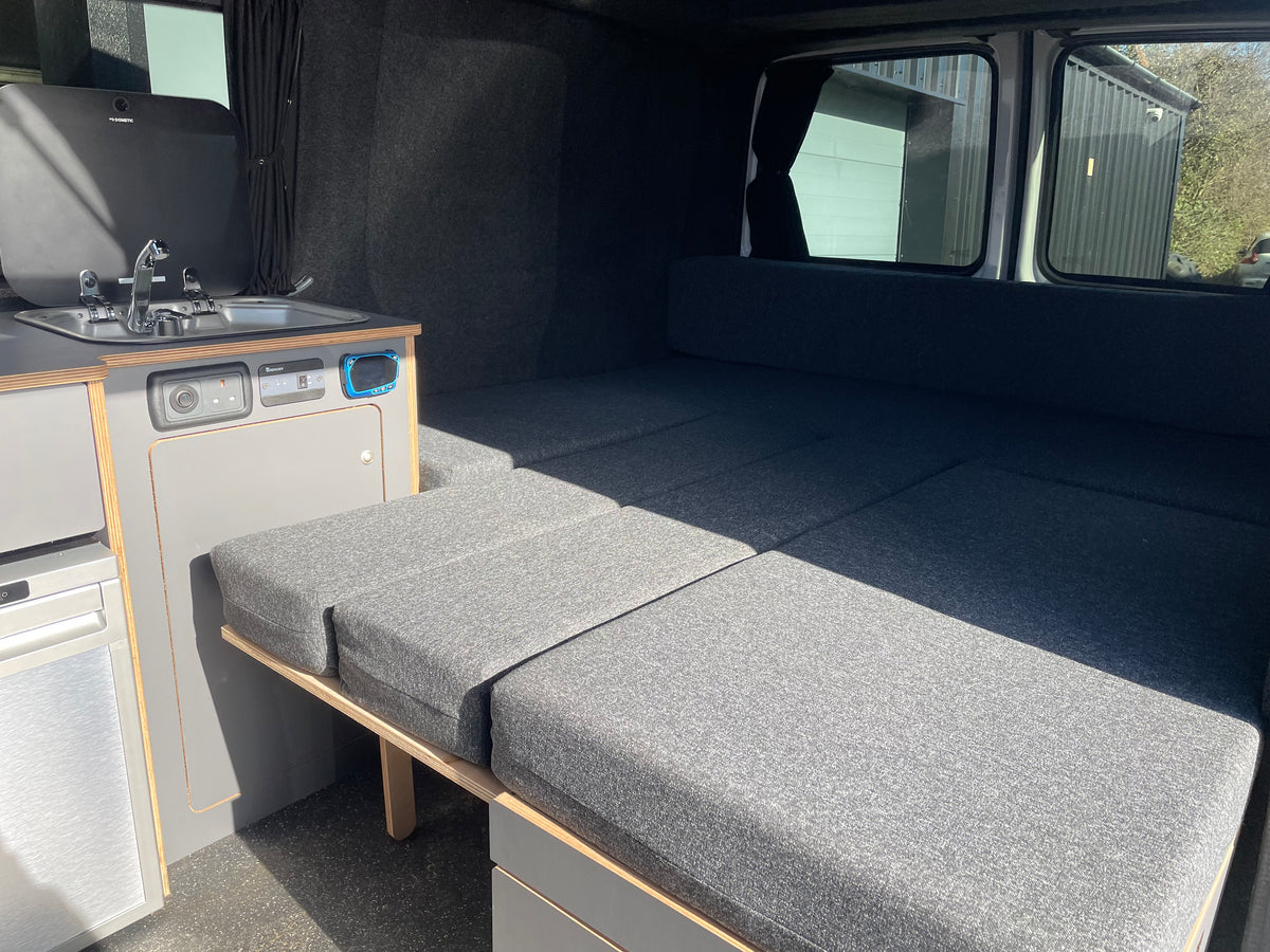 2020 VW Transporter T6.1 Candy White/blue SWB L-shape conversion