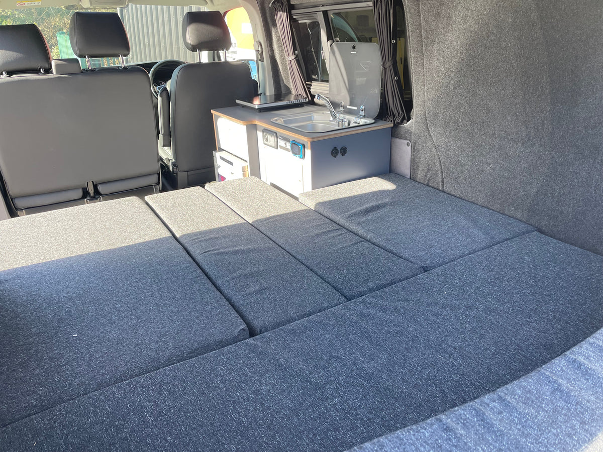 2020 VW Transporter T6.1 Candy White/blue SWB L-shape conversion