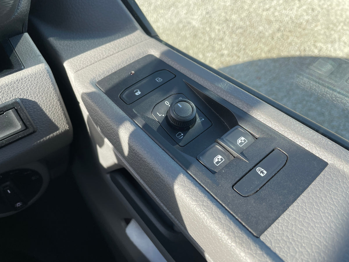 T6.1 Highline Campervan 2023 (23 plate) - Indium Grey with very low mileage RIB bed