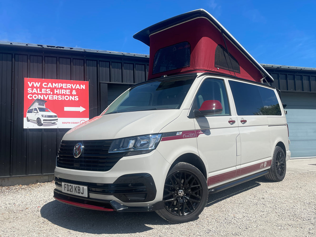 T6.1 Cotswold Edition + with air con in Ascot Grey