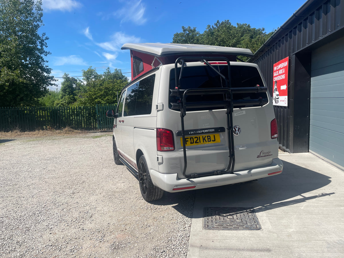 T6.1 Cotswold Edition + with air con in Ascot Grey
