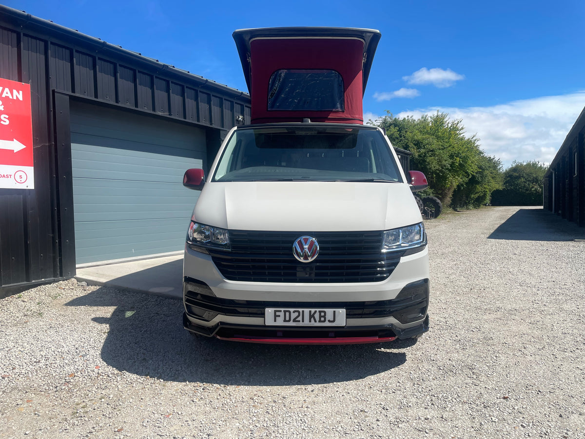 T6.1 Cotswold Edition + with air con in Ascot Grey