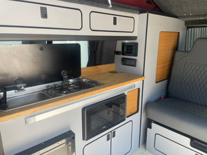 T6.1 Cotswold Edition + with air con in Ascot Grey