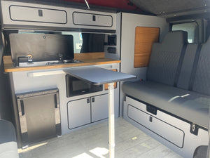 T6.1 Cotswold Edition + with air con in Ascot Grey