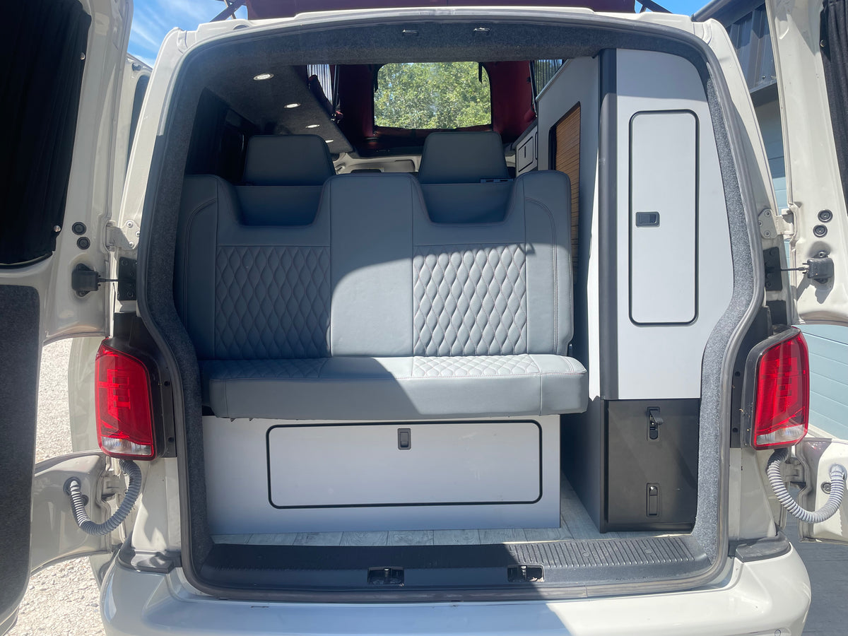 T6.1 Cotswold Edition + with air con in Ascot Grey