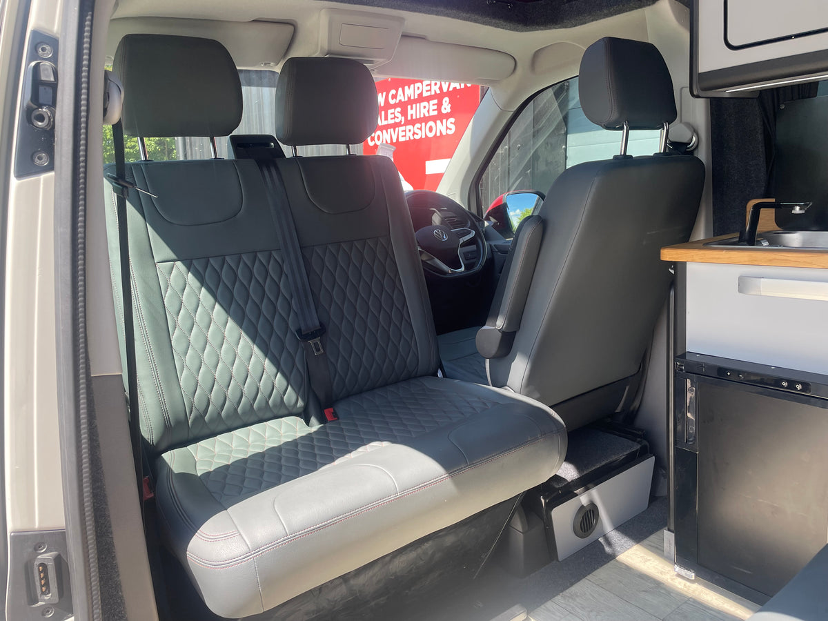 T6.1 Cotswold Edition + with air con in Ascot Grey