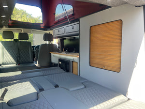 T6.1 Cotswold Edition + with air con in Ascot Grey