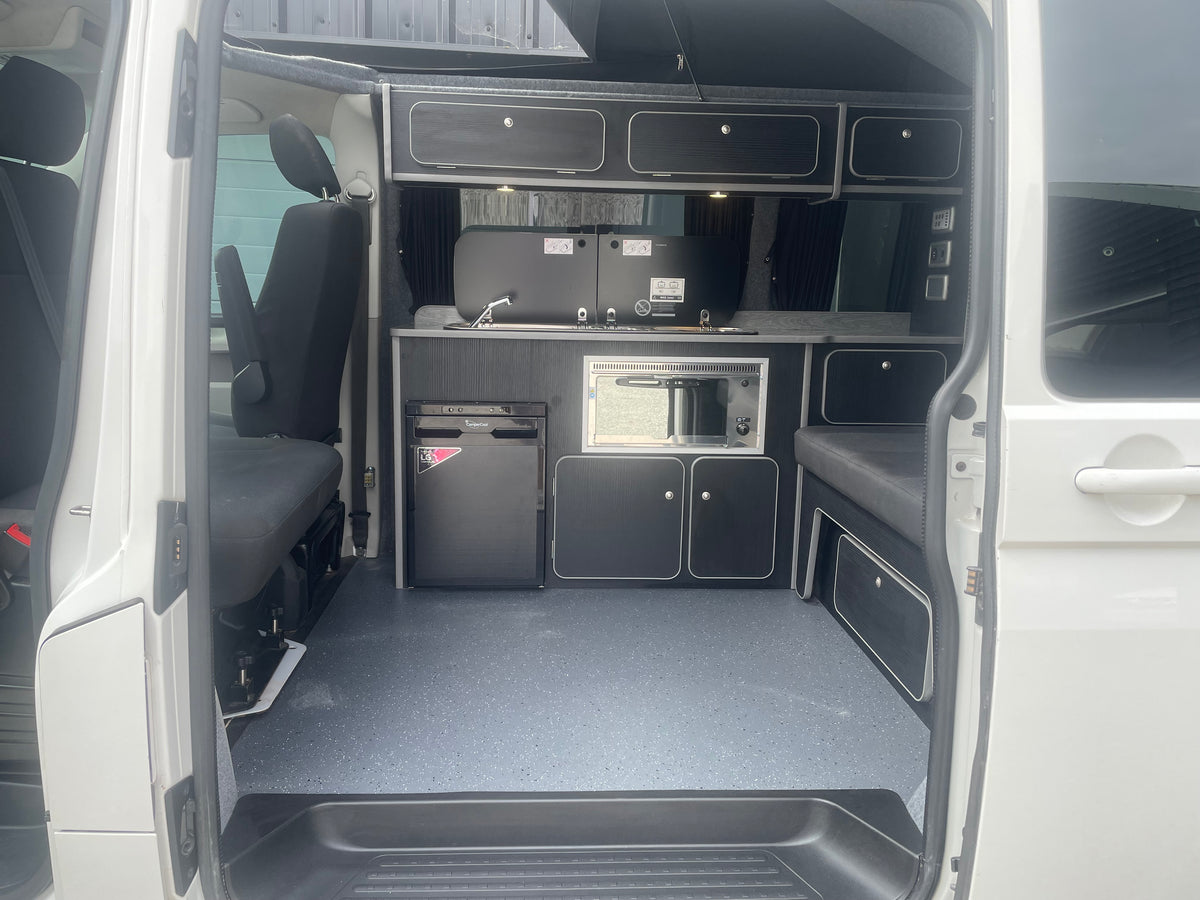 T6 Highline Campervan with air con (18 plate) - White